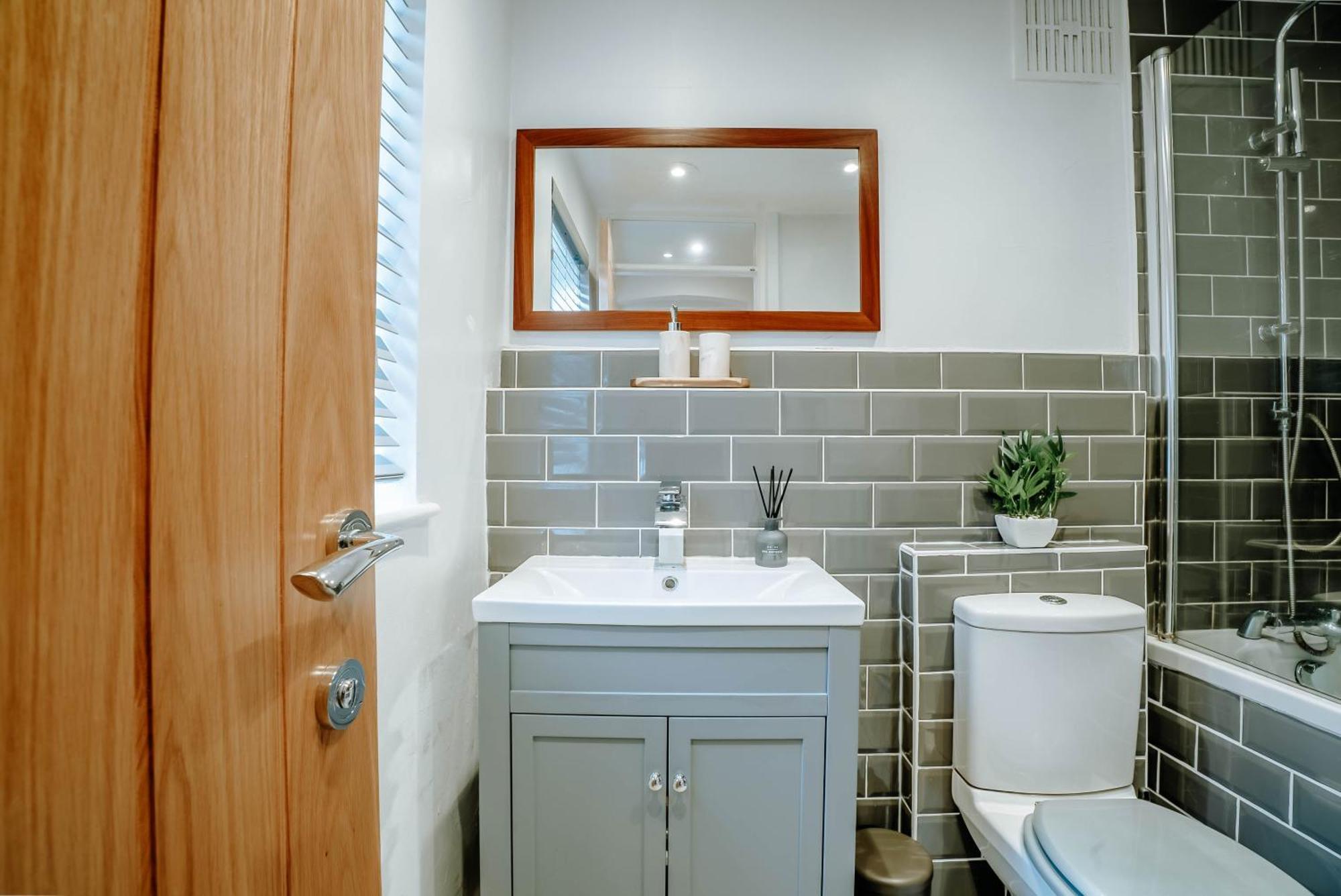The Mayfield Townhouse - Central - 3 Bedrooms With Garden Holiday home *
