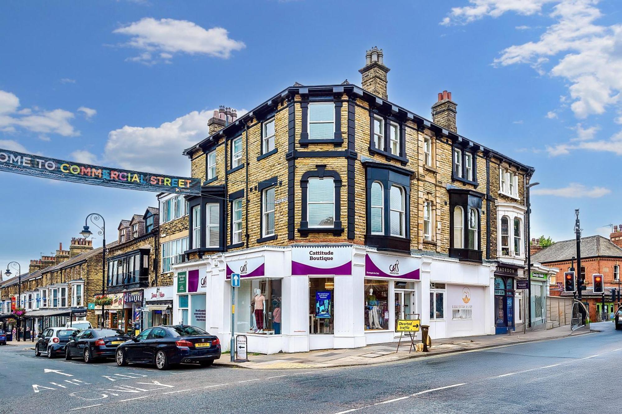 House 3 - 2 Bed Duplex Apartment