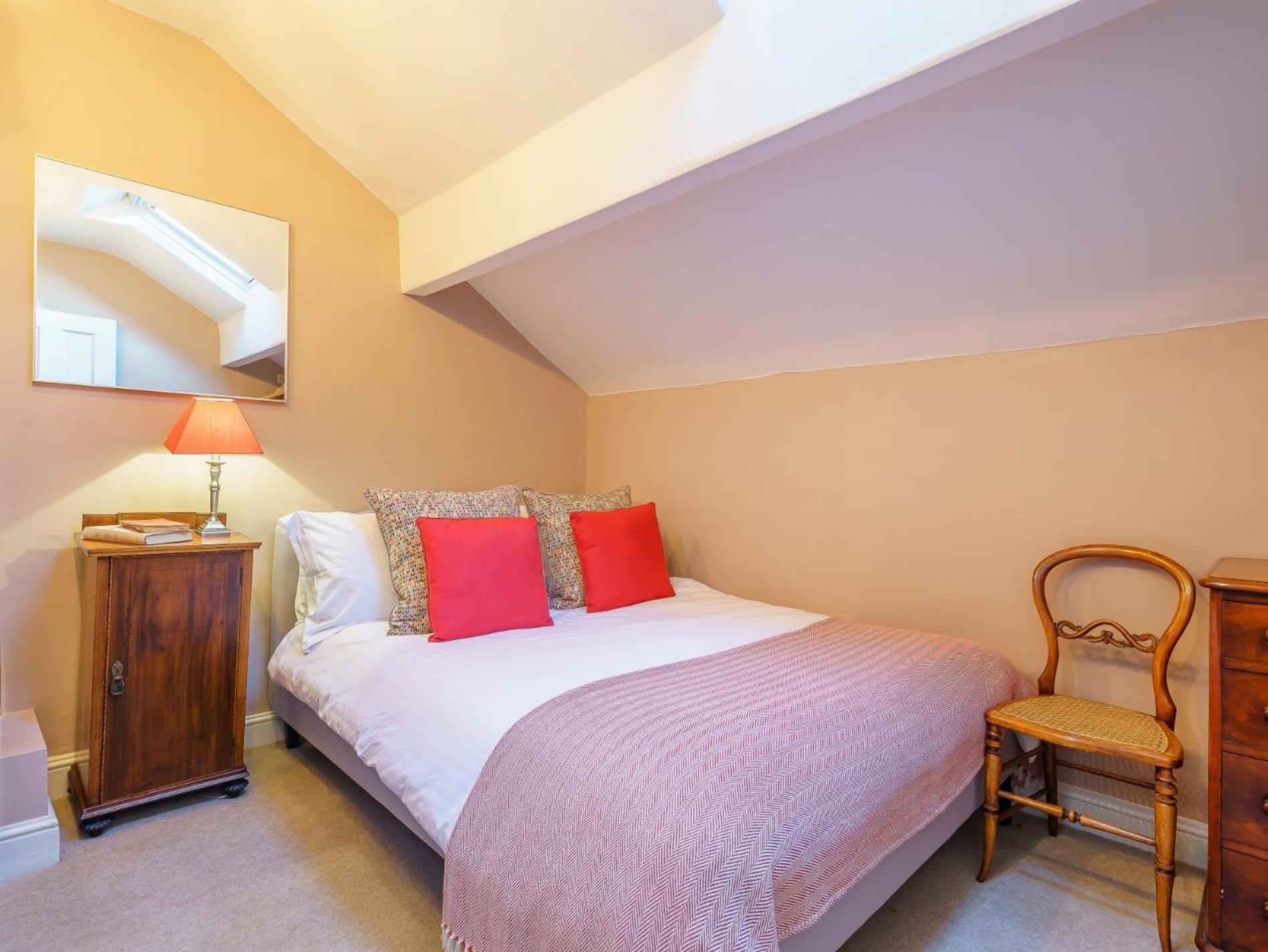 4 Bed In 73424 Holiday home *