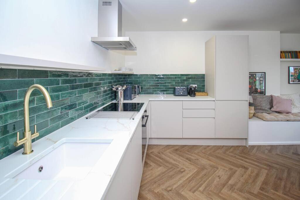 Harrogate Townhouse - 2 Bed Luxury Apartment * Harrogate