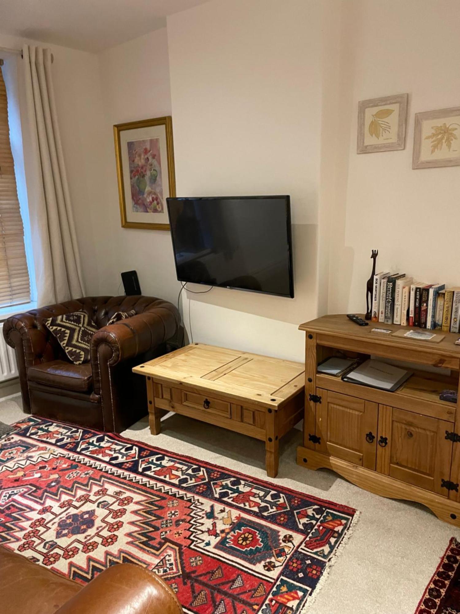 Apartment With Parking Permit Harrogate