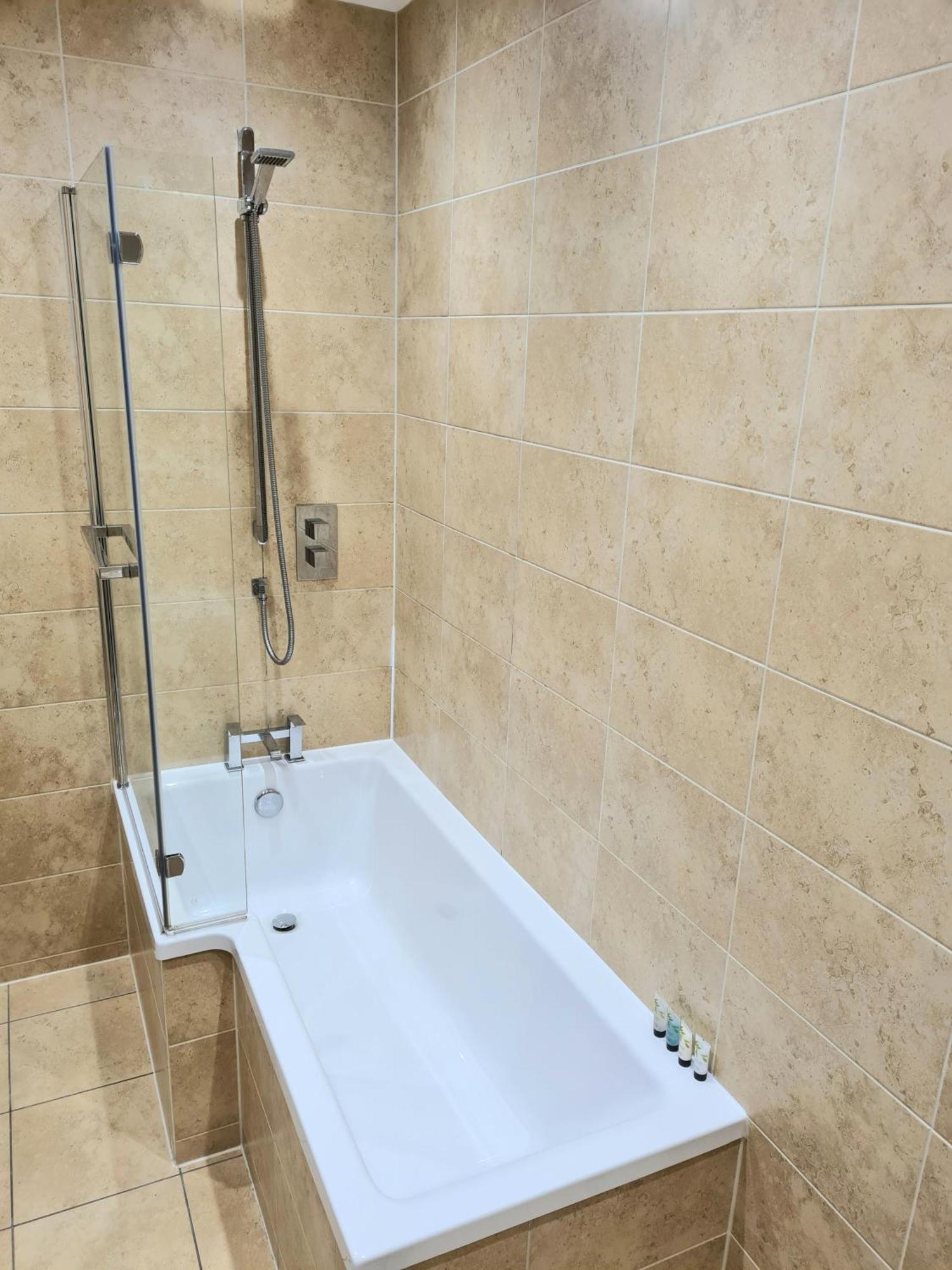 Royal Retreat - Free Parking Nearby Ultra Fast Wifi * Harrogate