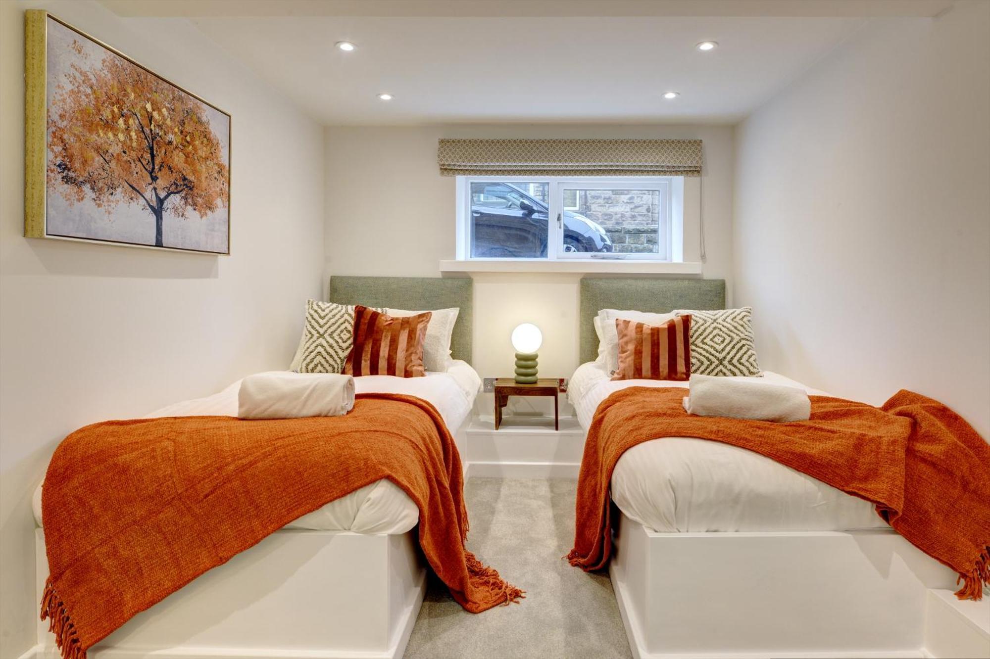 Elmleigh Nook - With Parking Apartment Harrogate
