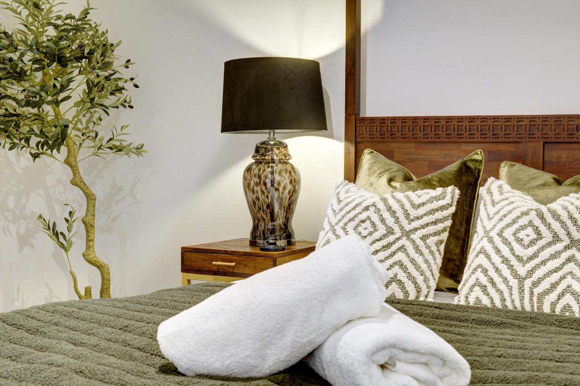 Elmleigh Nook - With Parking Apartment Harrogate