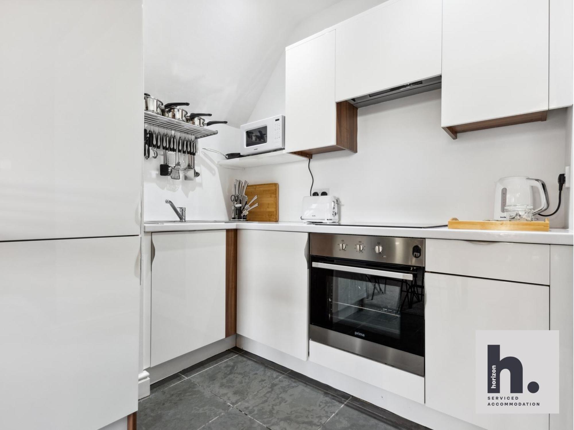Free Parking - Penthouse - Business - Relocating - St *