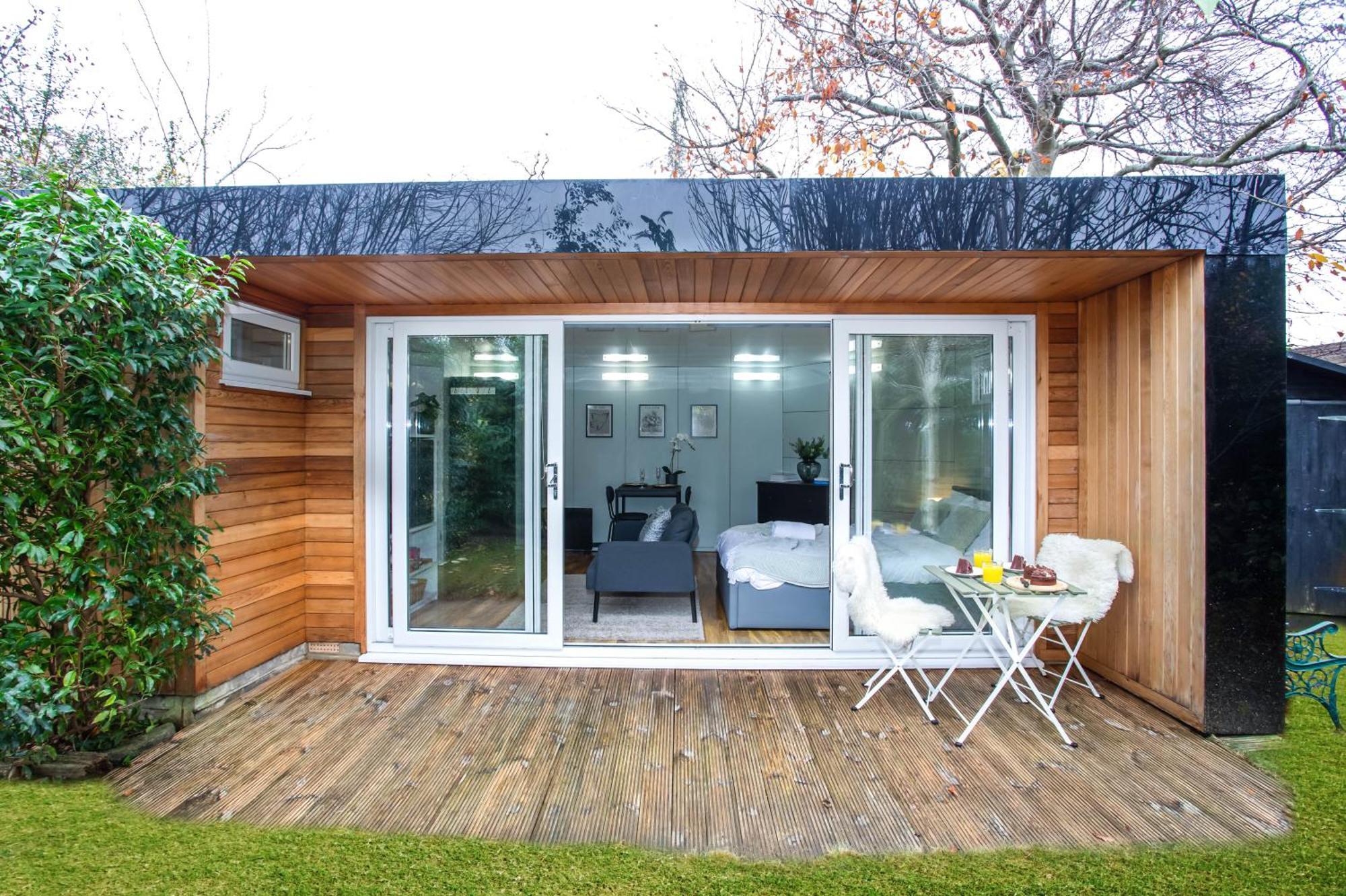 Stylish With Huge Private Garden Apartment Harrogate