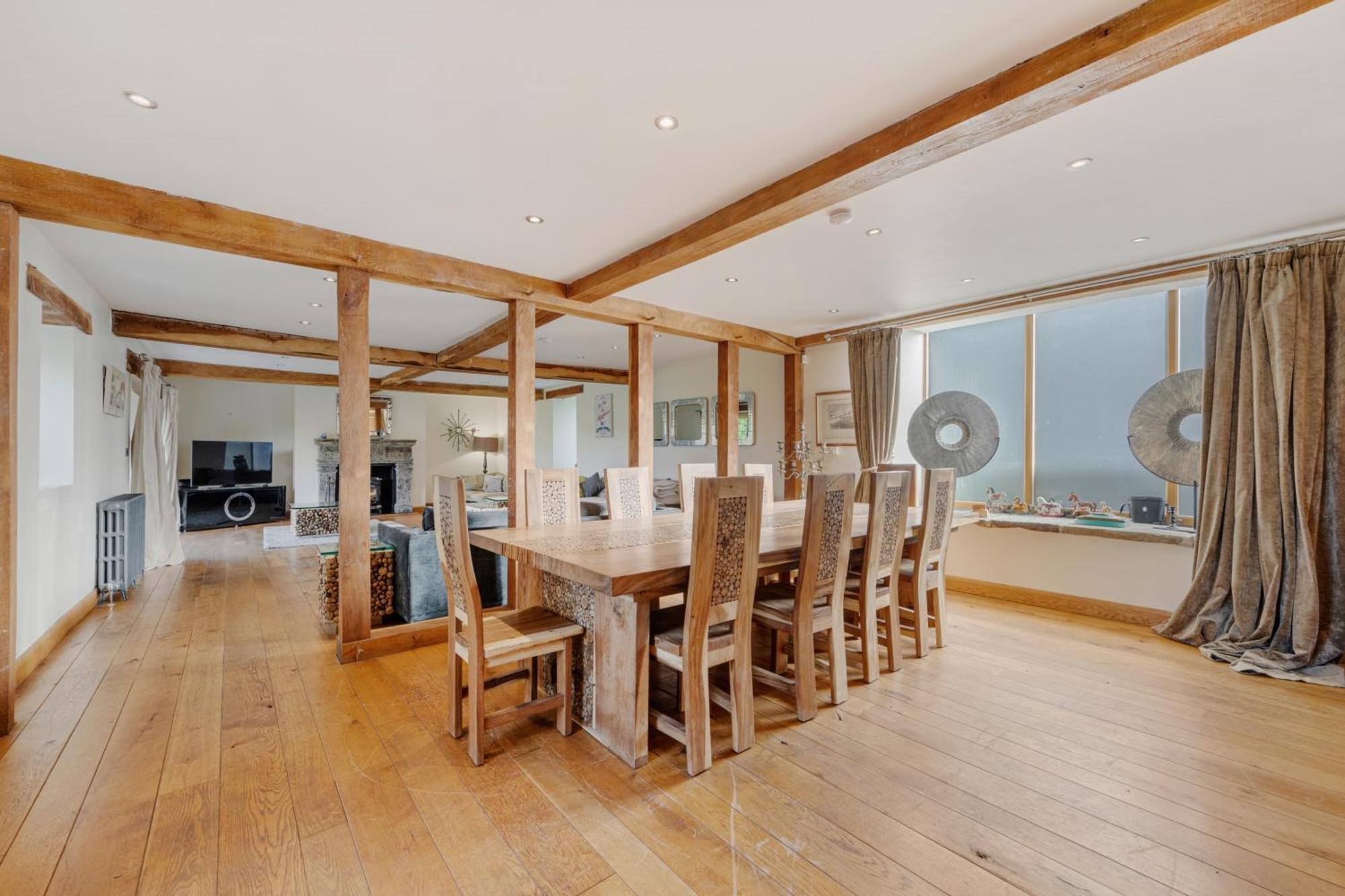 5-bed Country Retreat In With Hot Tub Holiday home