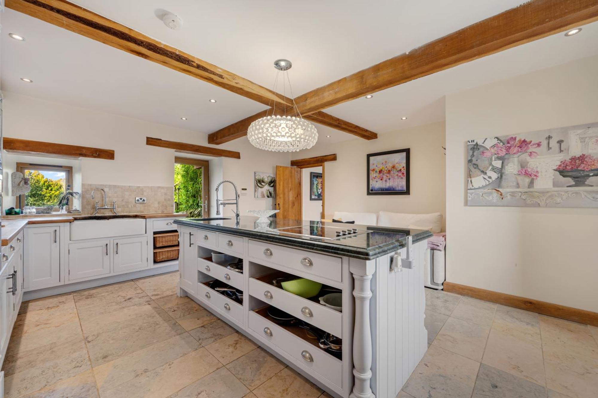 5-bed Country Retreat In With Hot Tub Holiday home