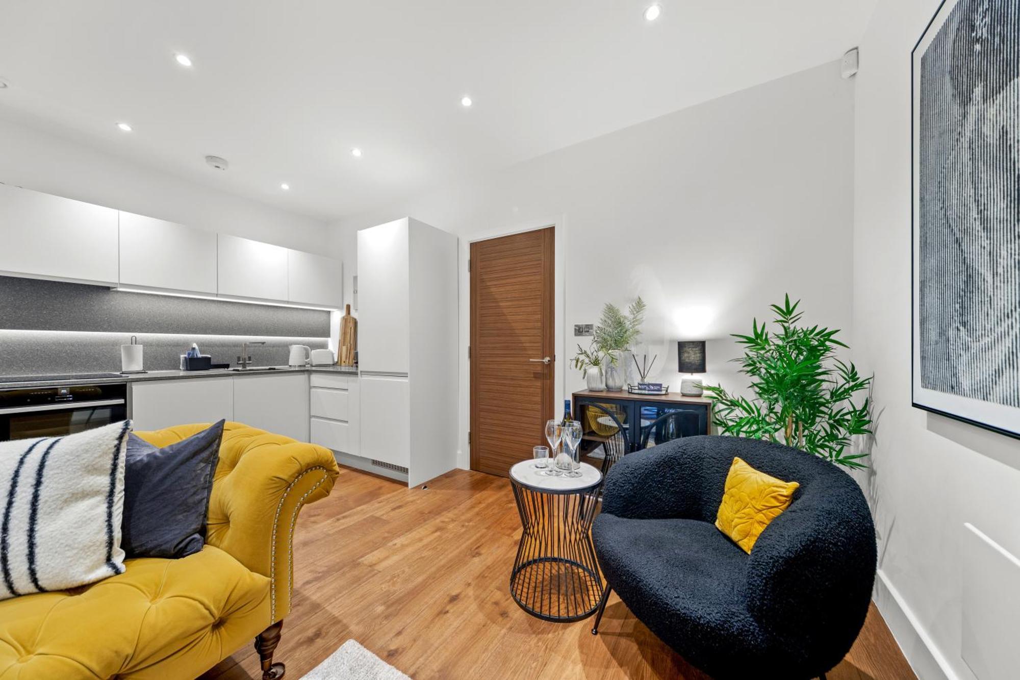 Springfield Thirteen Apartment *