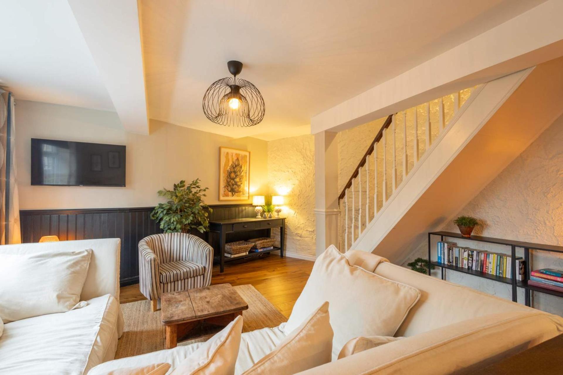 Host & - The Coachman's House