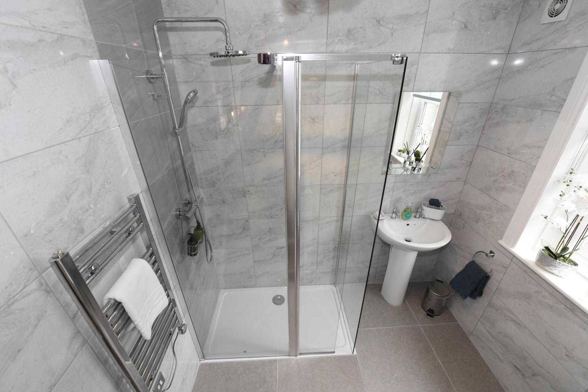 Self Catering - King's View - Overlooking Convention Centre -private Parking Apartment