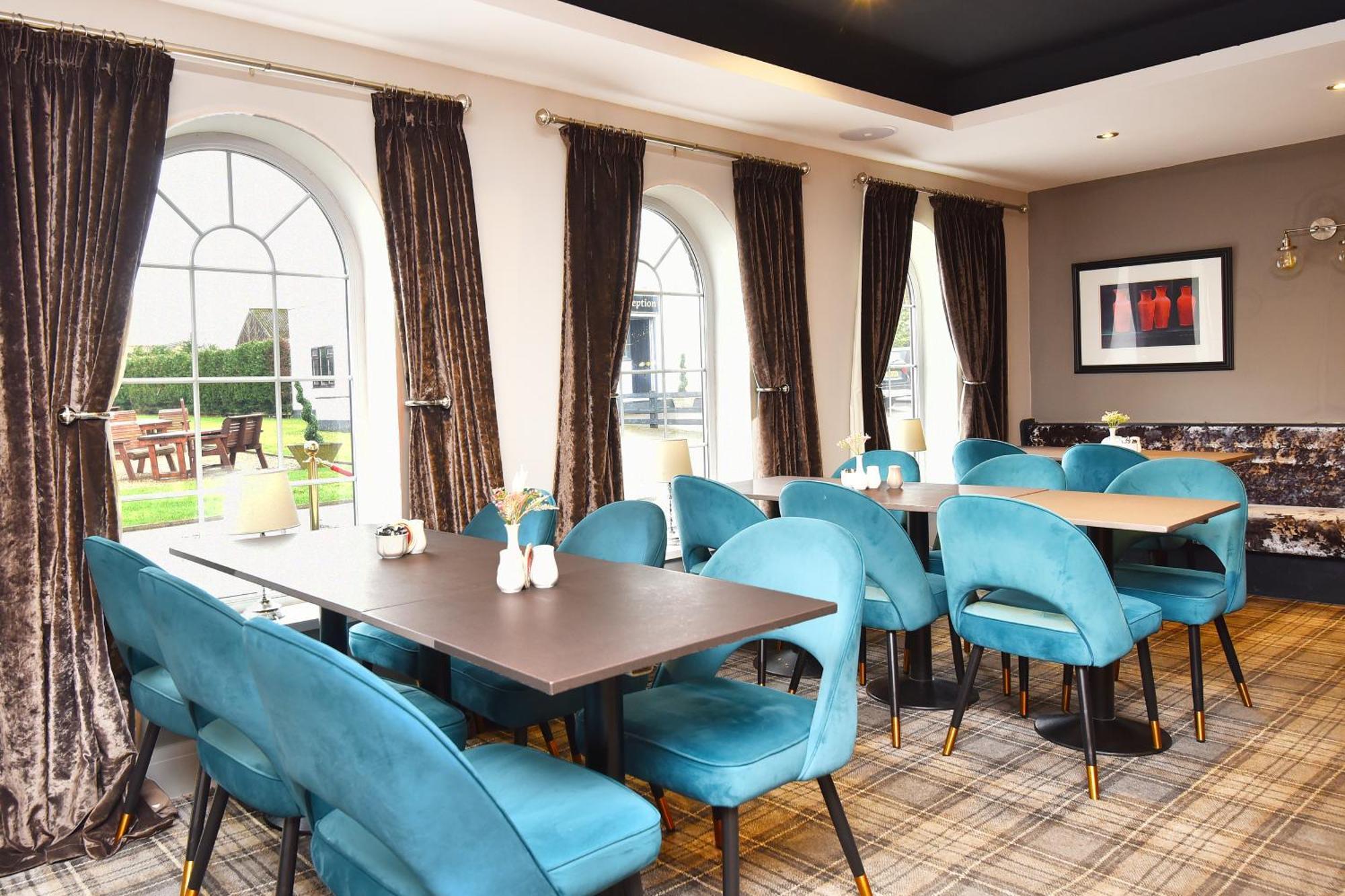 Chequers Inn 3*