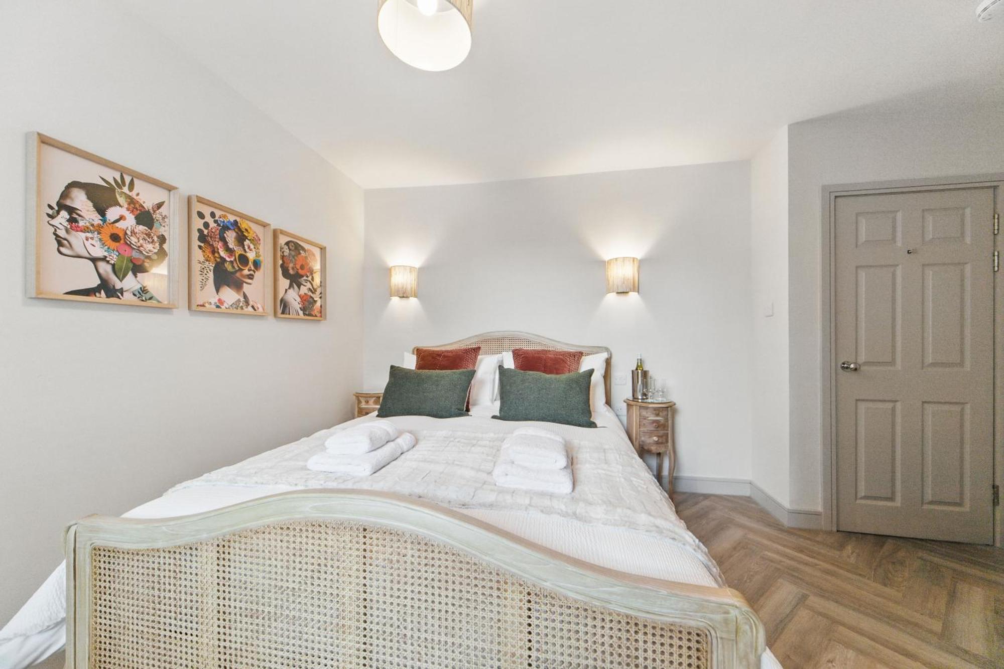 14 York Place Apartment