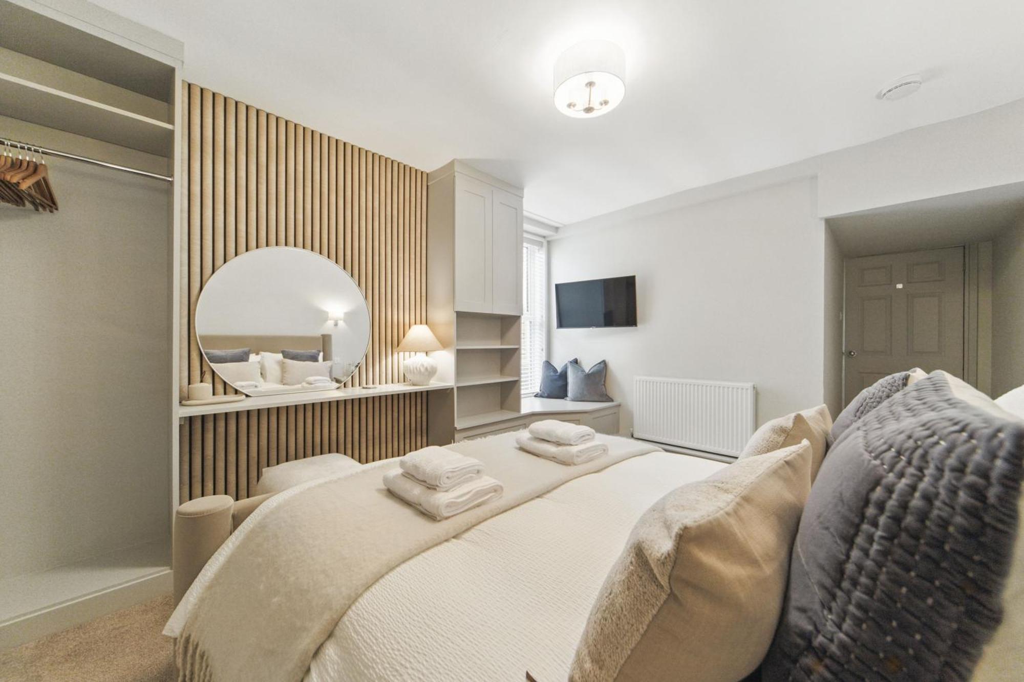 Apartment 14 York Place *