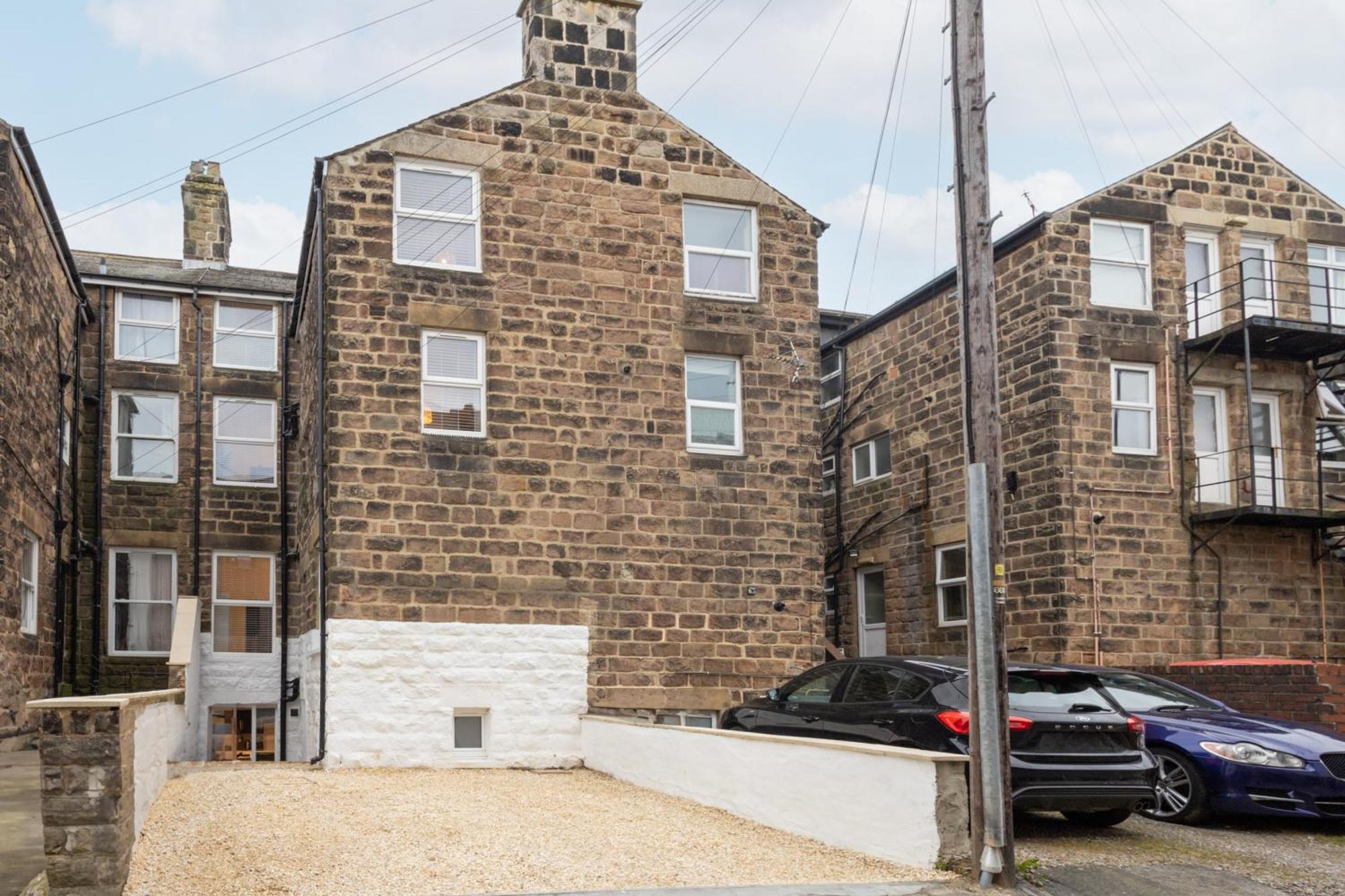 4 Bedroom With Parking Holiday home