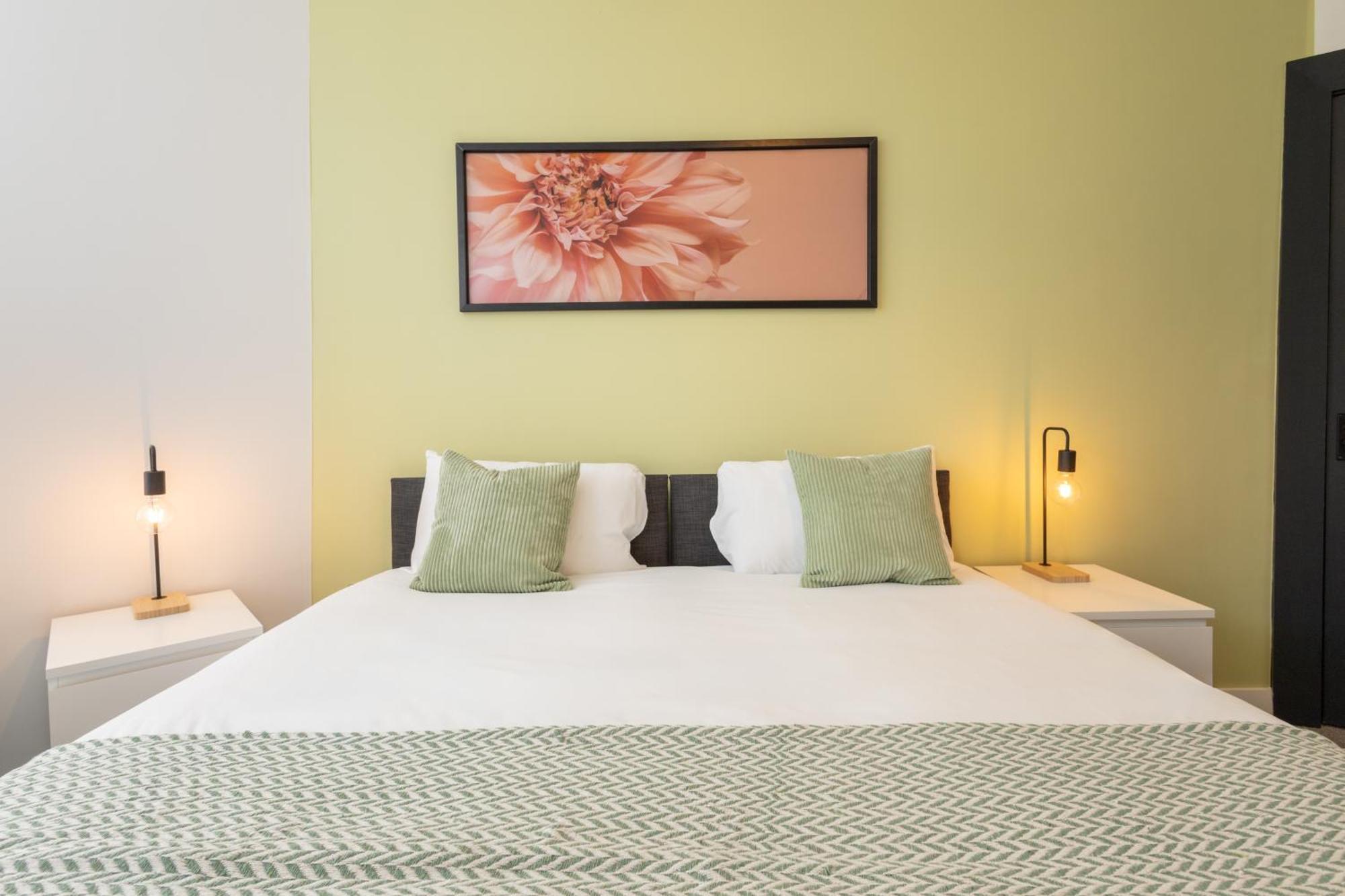 4 Bedroom With Parking Harrogate