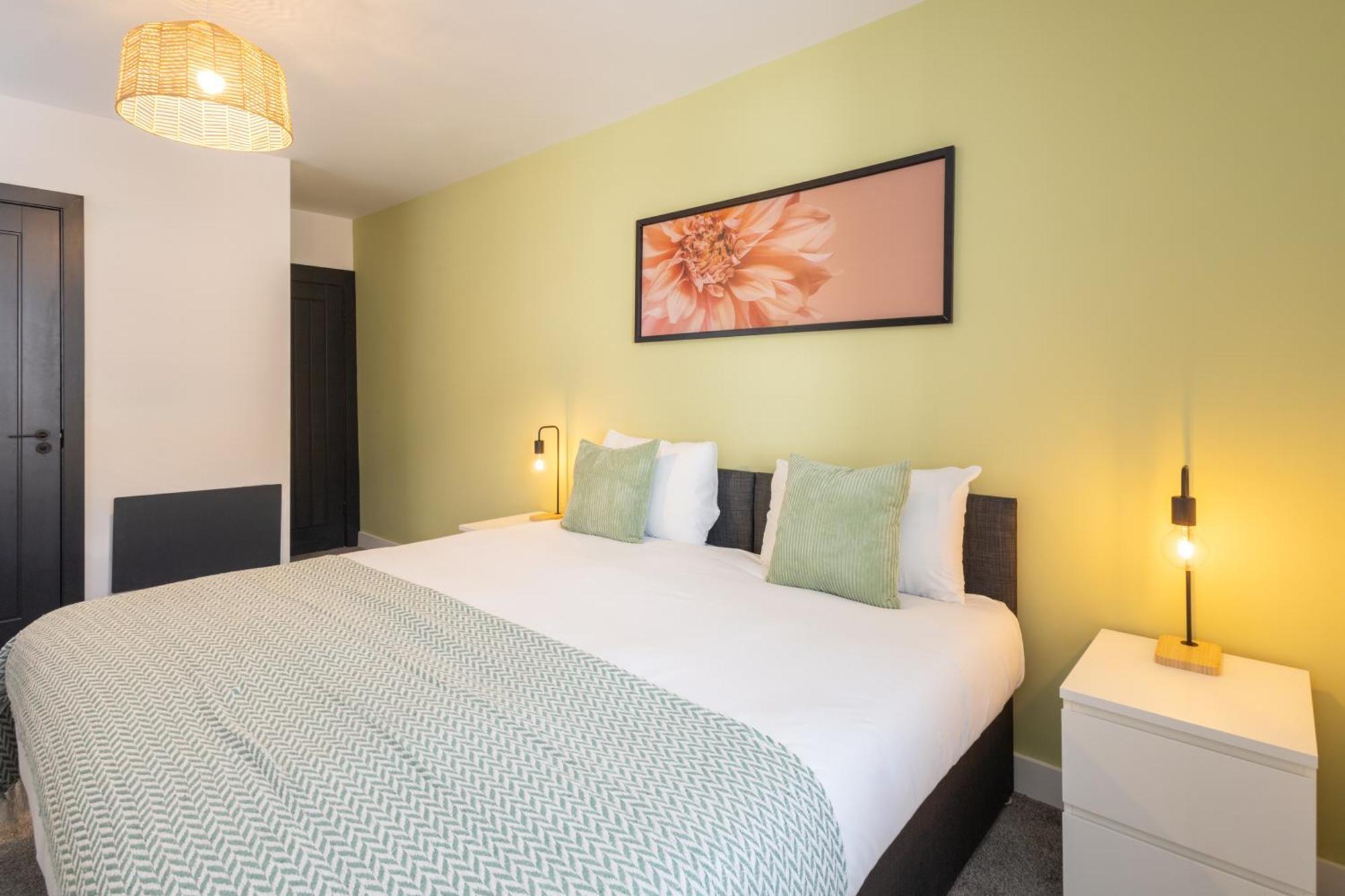 4 Bedroom With Parking Holiday home Harrogate