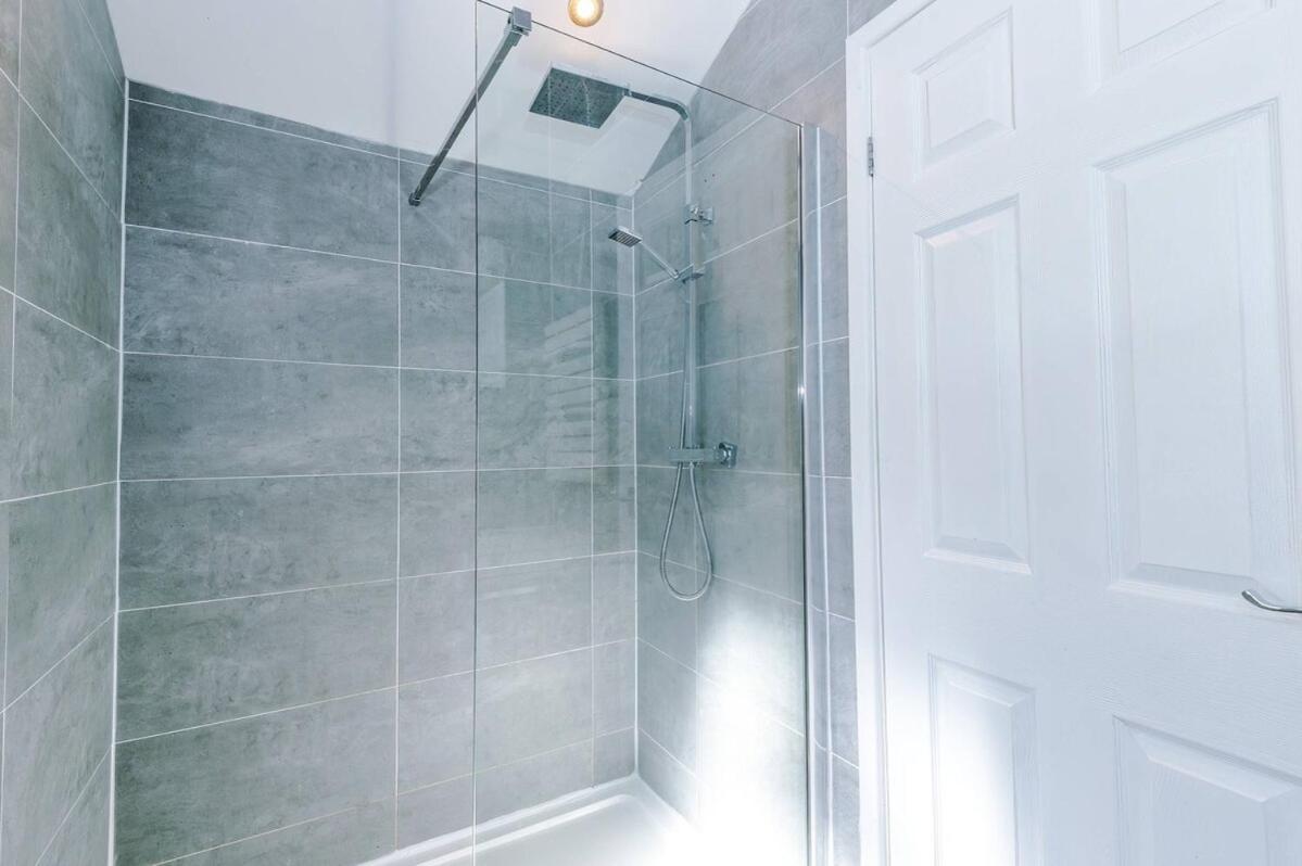 Luxury 4-bed - Near Hcc & Business District Harrogate