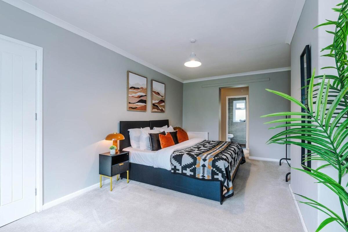 Luxury 4-bed - Near Hcc & Business District