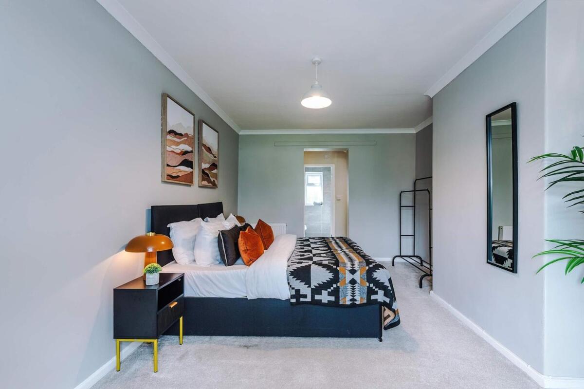 Holiday home Luxury 4-bed - Near Hcc & Business District