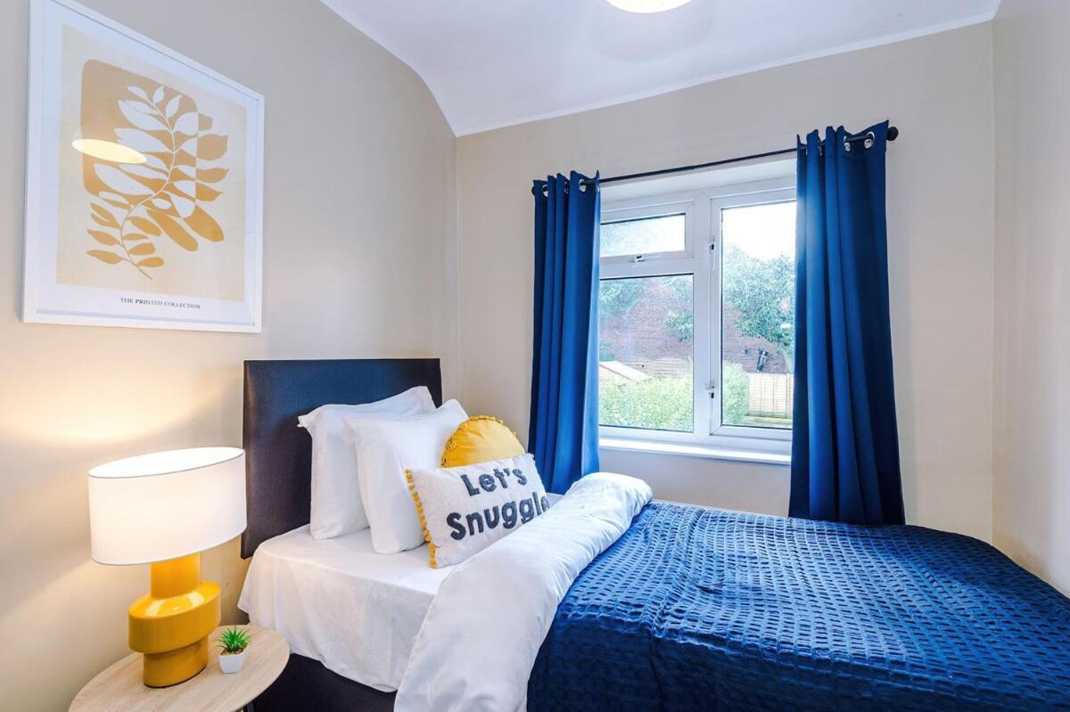 Luxury 4-bed - Near Hcc & Business District Holiday home
