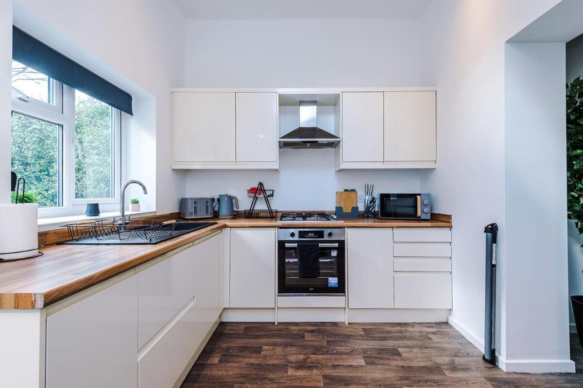 Holiday home Luxury 4-bed - Near Hcc & Business District