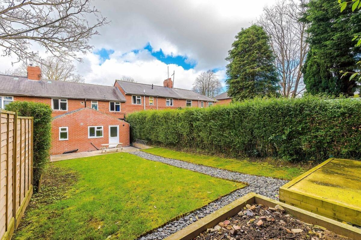 Luxury 4-bed - Near Hcc & Business District