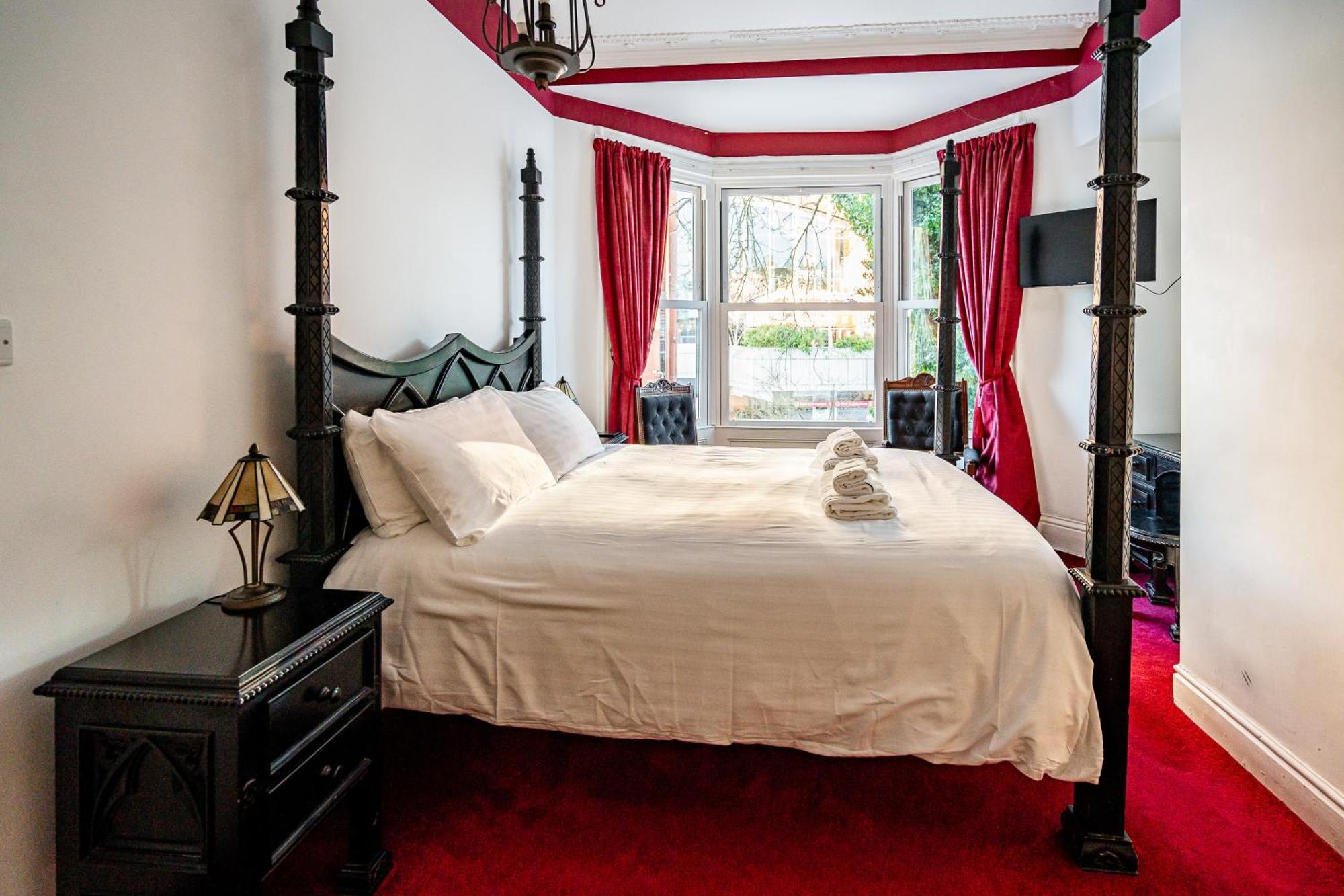 Guest house The Lodge Harrogate Harrogate