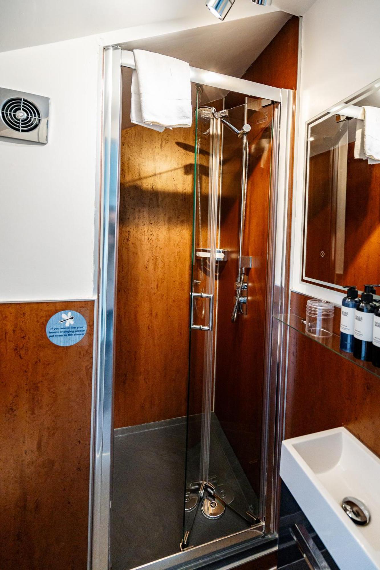 The Lodge Harrogate Guest house 3*