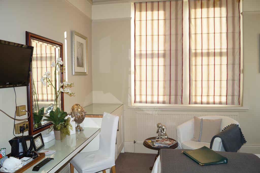 Brookfield House 4*