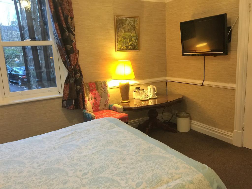 Guest house Alvera Court 4*