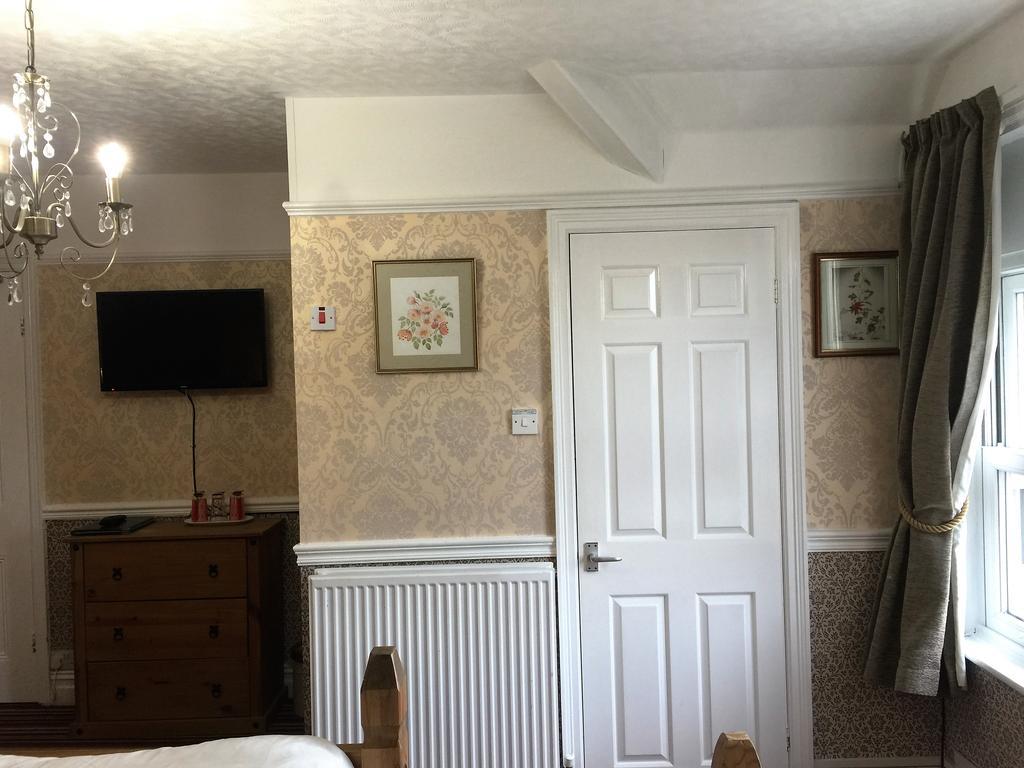 Alvera Court Guest house 4*