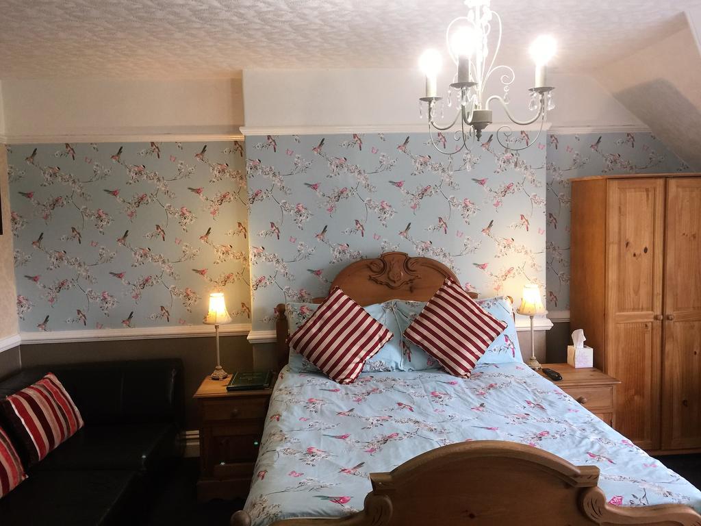 Guest house Alvera Court 4*