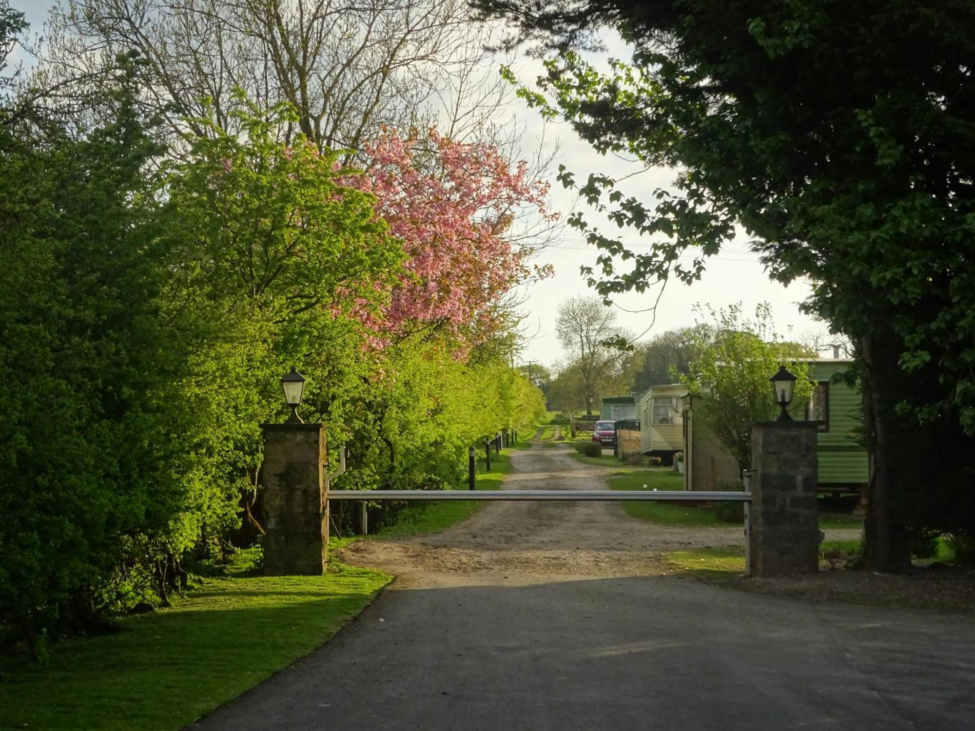 Chequers Inn 3*