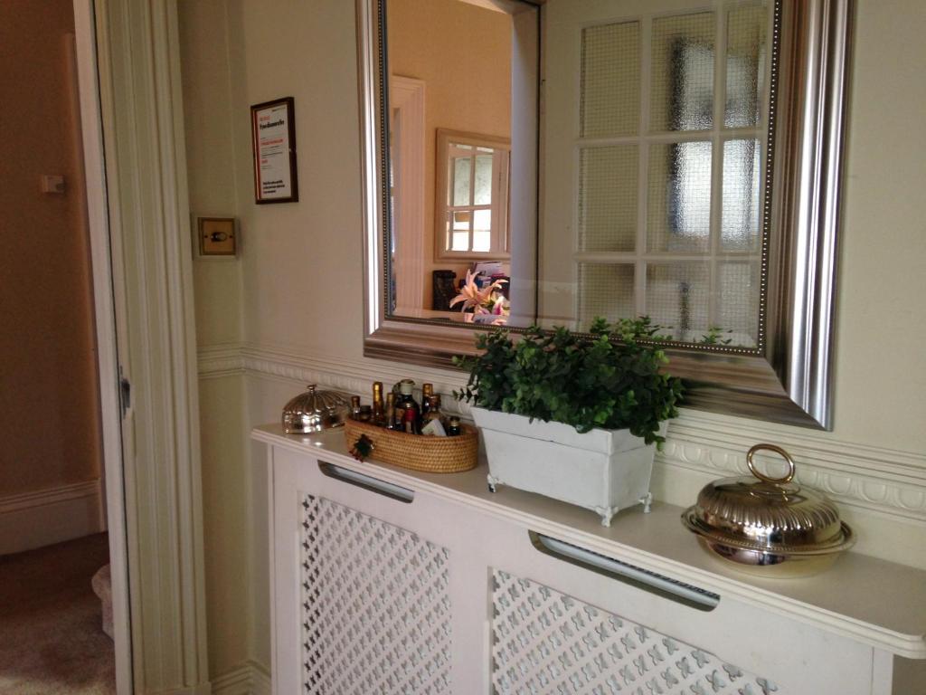 Guest house Brookfield House 4*