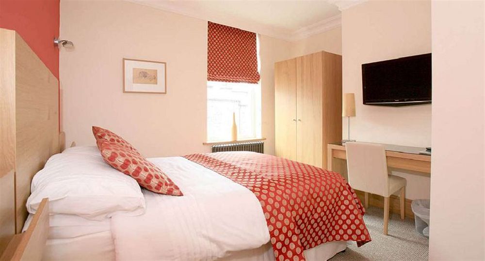 The Lodge Harrogate Guest house