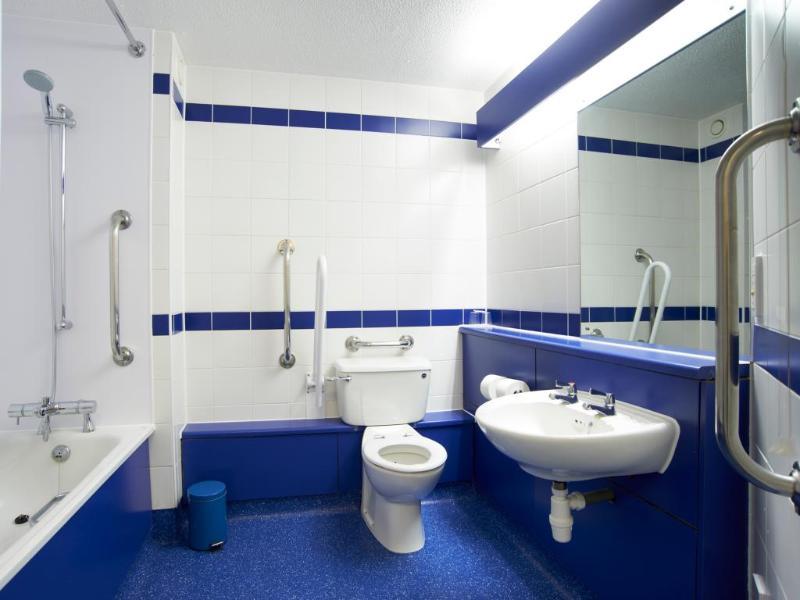 Travelodge 3*