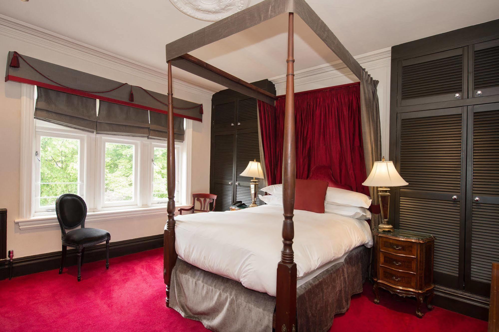 Balmoral Hotel