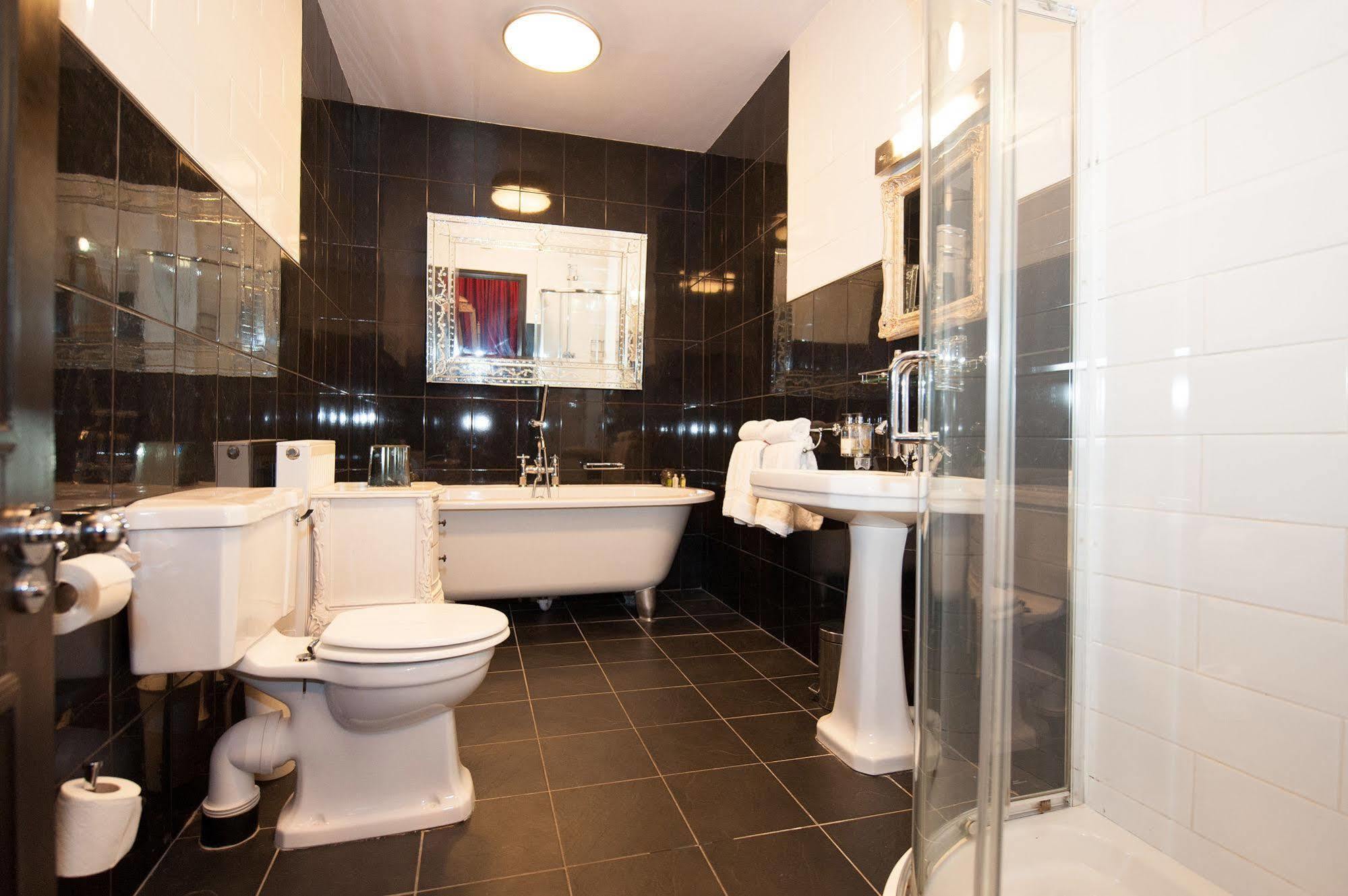 Balmoral Hotel 4*