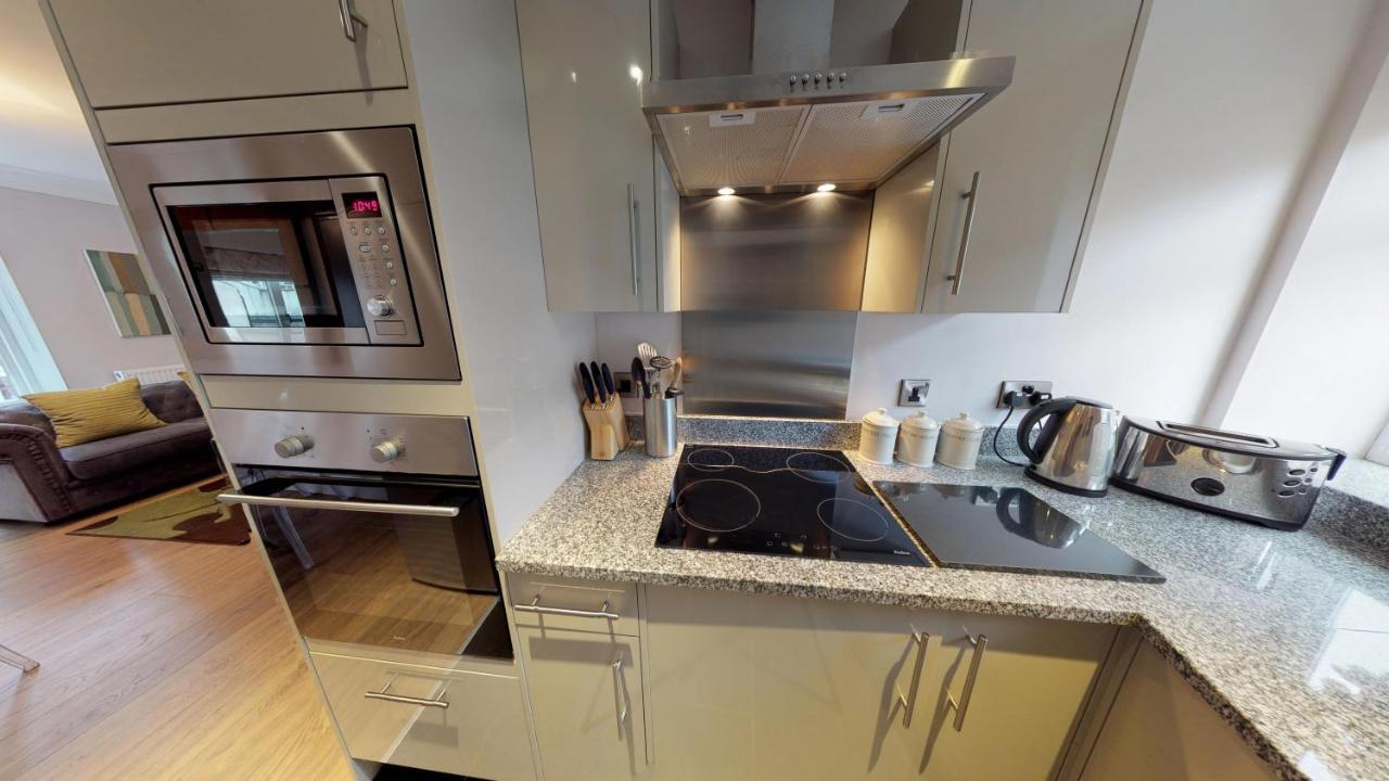 Harrogate Lifestyle Luxury Serviced Aparthotel Apartment 4*