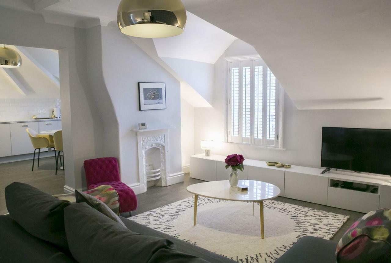 Sanderson Apartment *