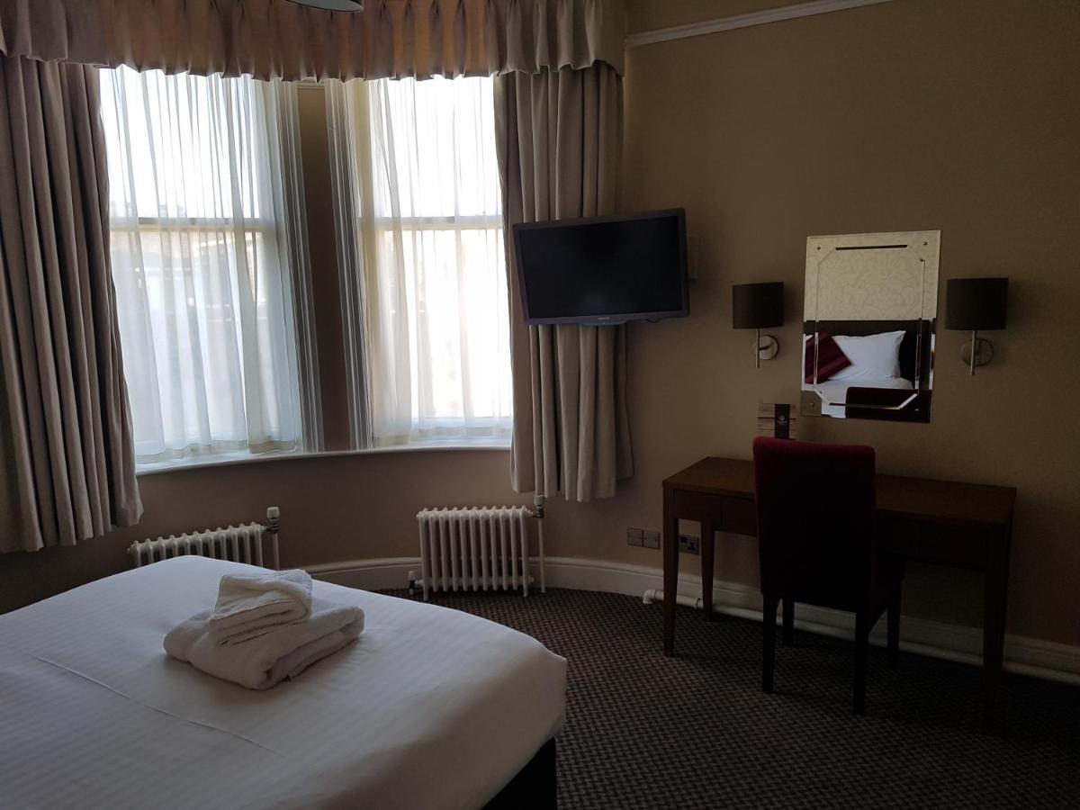The Crown Hotel 3*