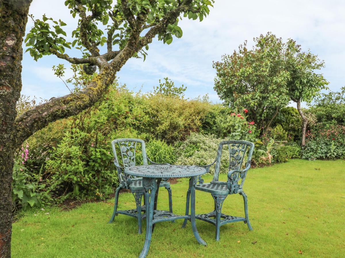 Holiday home The Granary, *