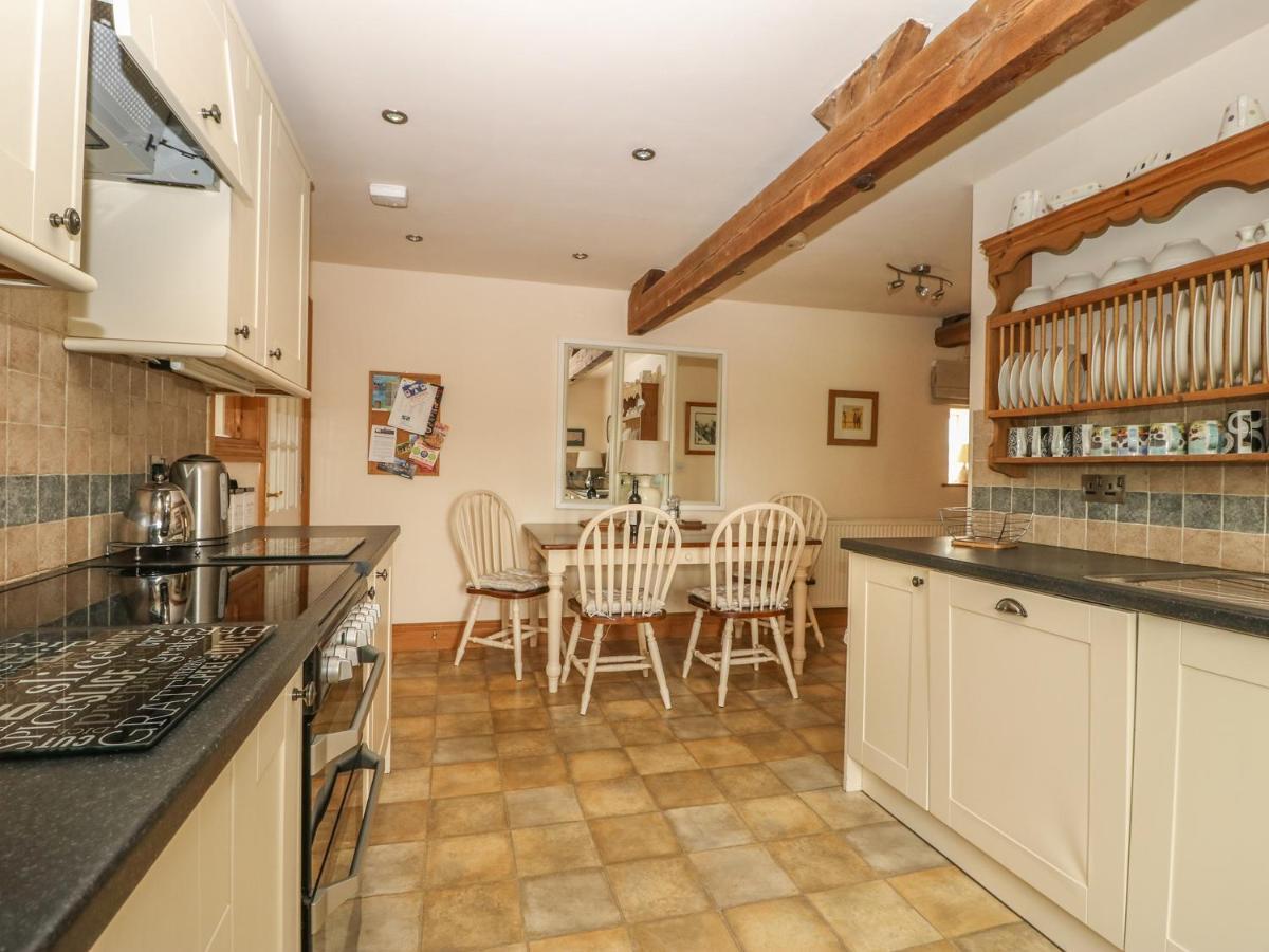 Holiday home The Granary, *
