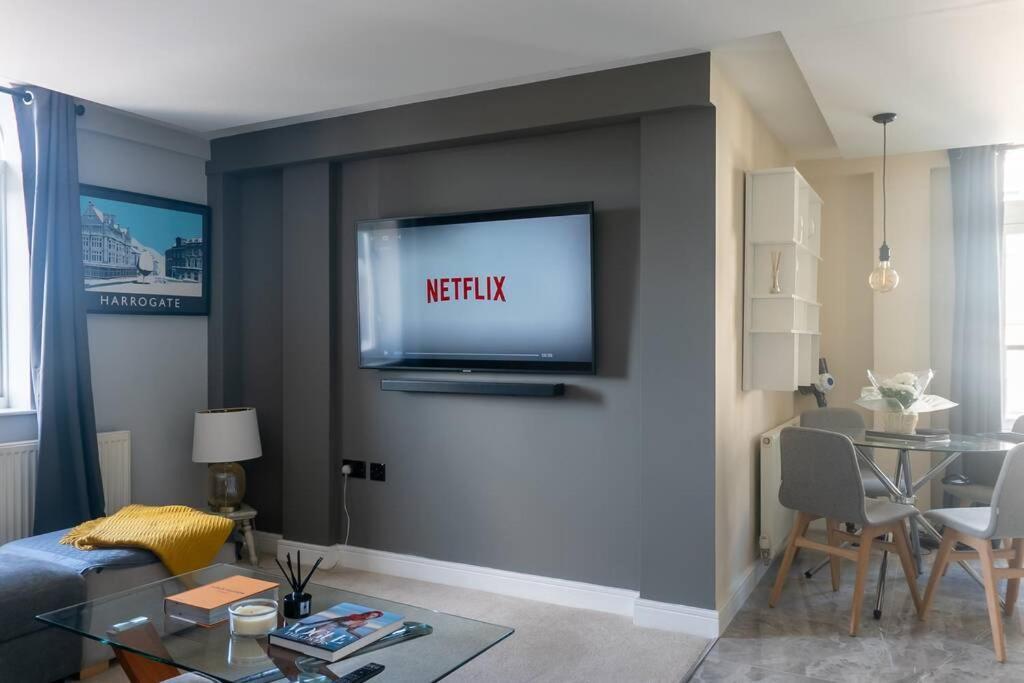 Montpellier Apartment- The Heart Of Town Centre- One Minute Walk From The Famous Betty's Tea Extremely Quiet Entire With Homely Living Huge Tv And Sound Bar With A Huge Comfy Super King Size Beds Sleeps Four *