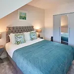 Host & Stay - The Loft @ The Regency