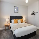 Host & Stay - Parkside Villa