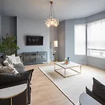Host & Stay - Parkside Villa