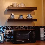 Spacious Flat With Free Parking