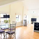 The Penthouse At Regent House Light And Airy Top Floor With Lift Access 1 Bedroom En-Suite Luxury Apartment Ultra Central Location